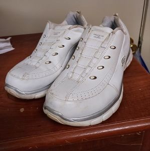 Sketchers White